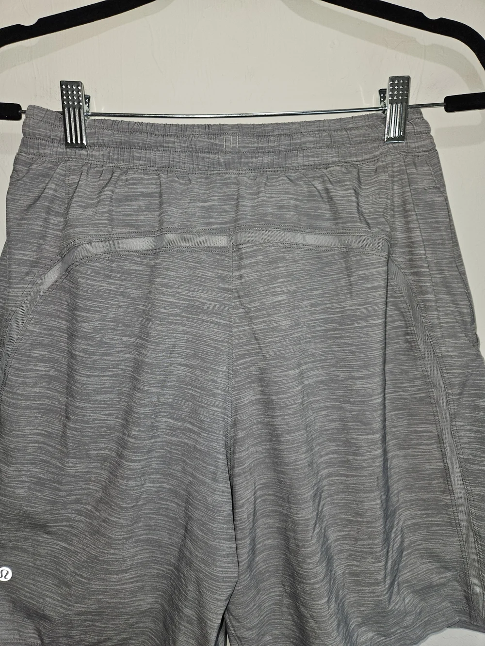 Lululemon Shorts Men's Medium Heathered Gray Athletic 9 Inch Inseam Gym Workout
